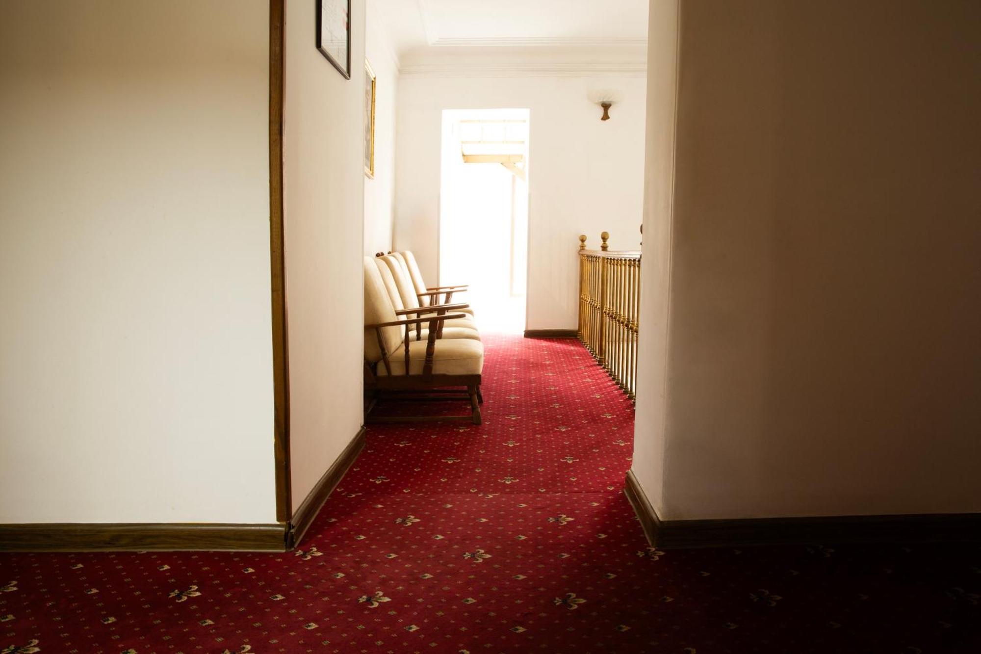 Hotel Diplomat Tbilisi Esterno foto