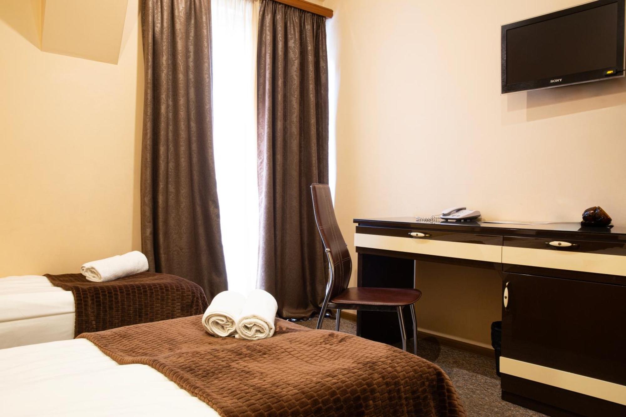 Hotel Diplomat Tbilisi Esterno foto