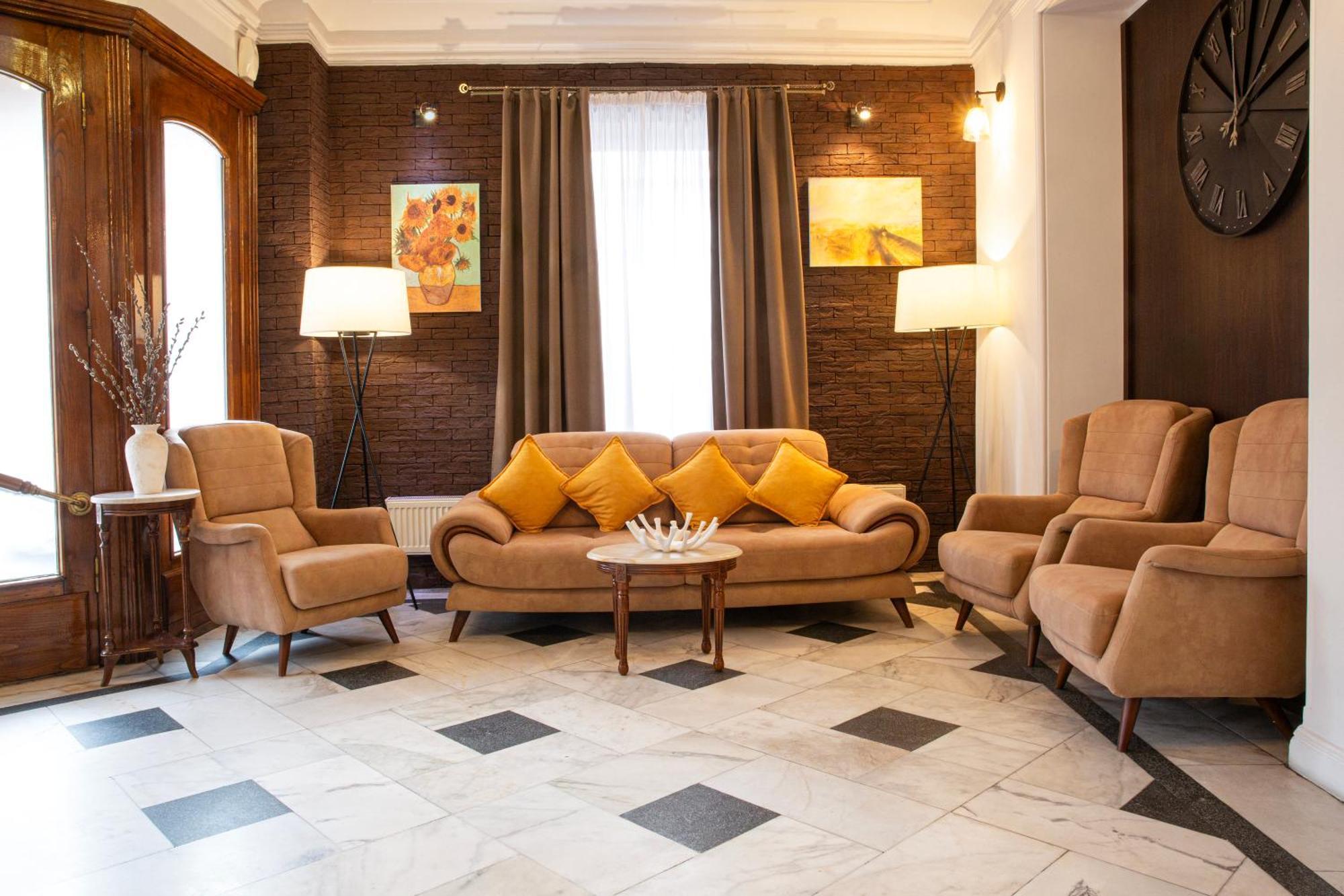 Hotel Diplomat Tbilisi Esterno foto