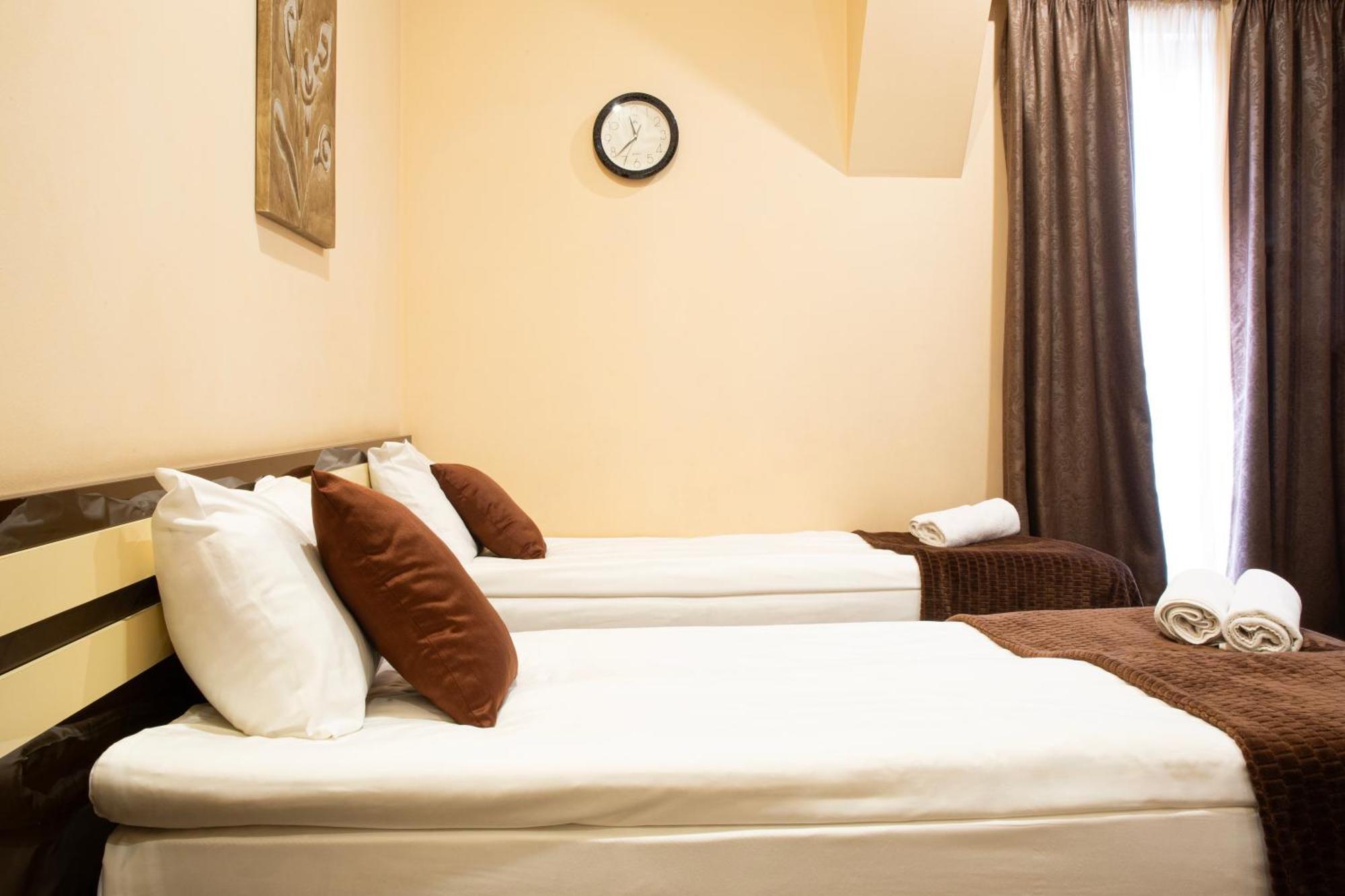 Hotel Diplomat Tbilisi Esterno foto