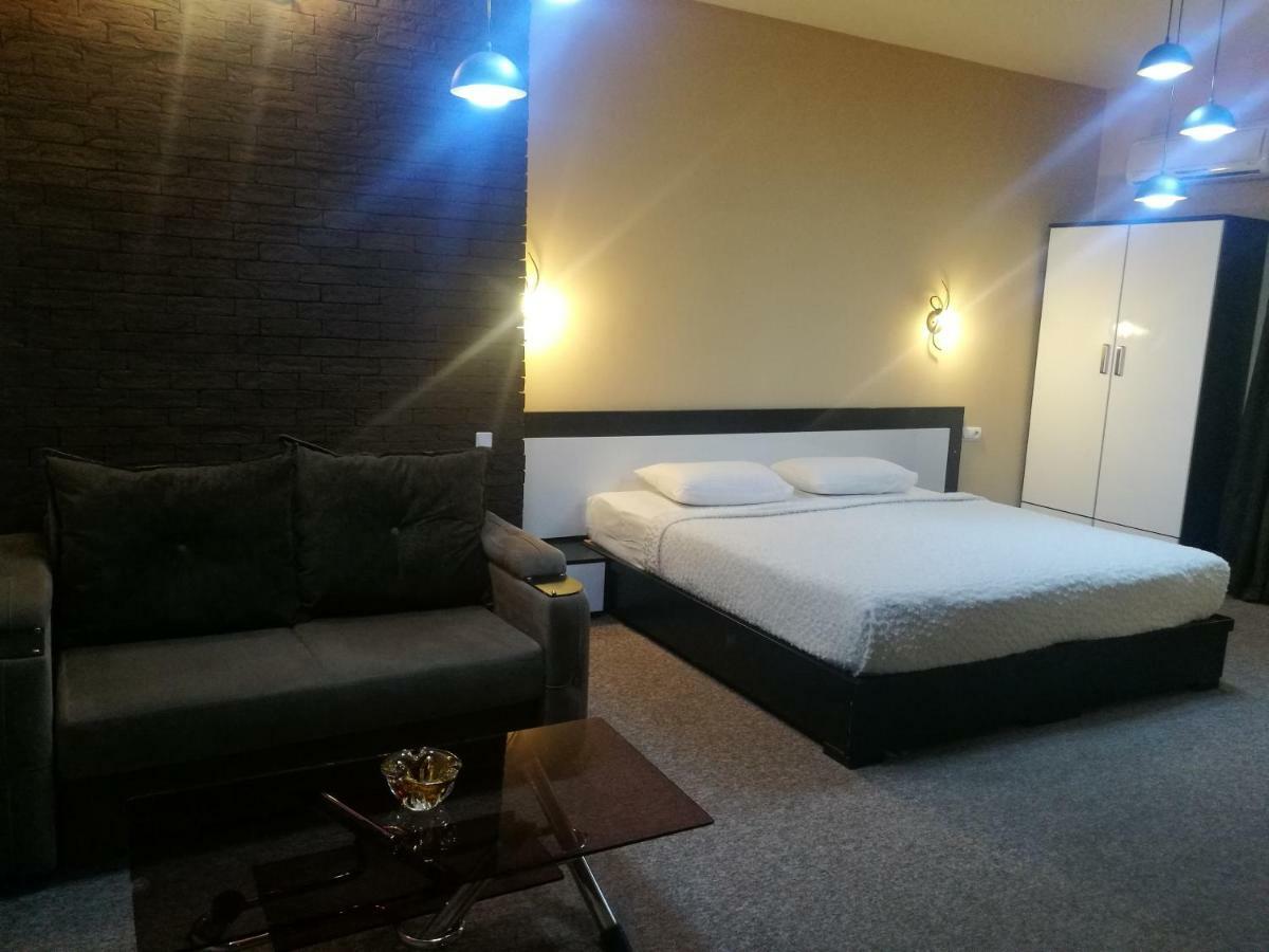 Hotel Diplomat Tbilisi Esterno foto
