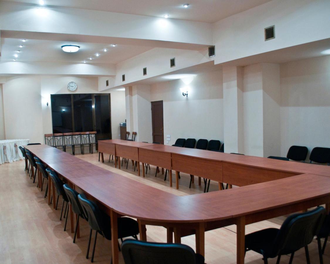 Hotel Diplomat Tbilisi Esterno foto